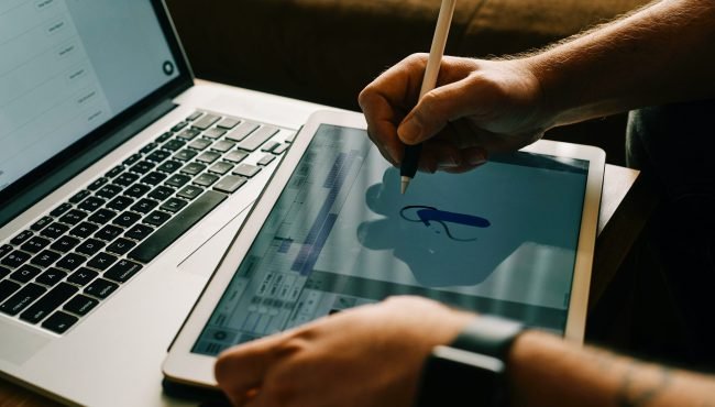 convertkit-L58uwc_d9zY-unsplash