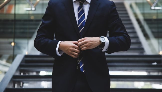hunters-race-MYbhN8KaaEc-unsplash (1)